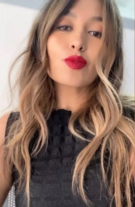 Ondas largas con balayage en tonos miel